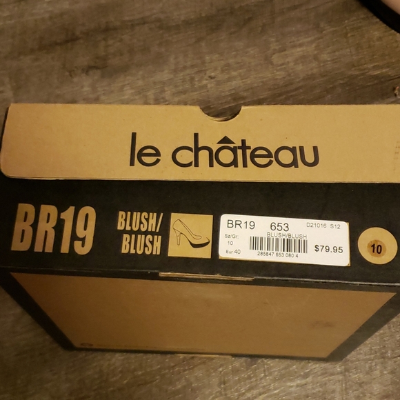 Le Chateau Pumps - Picture 4 of 5